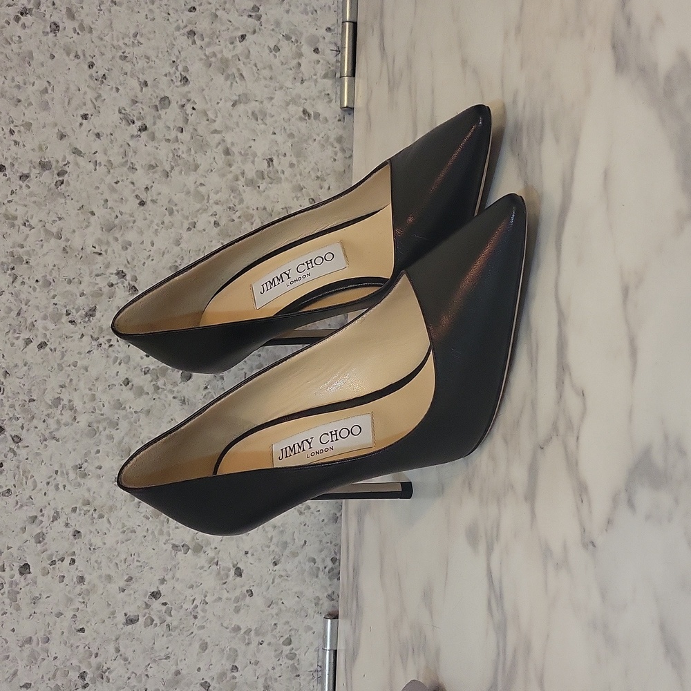 Jimmy Choo Size 37 Leather Pointy Toe Pumps